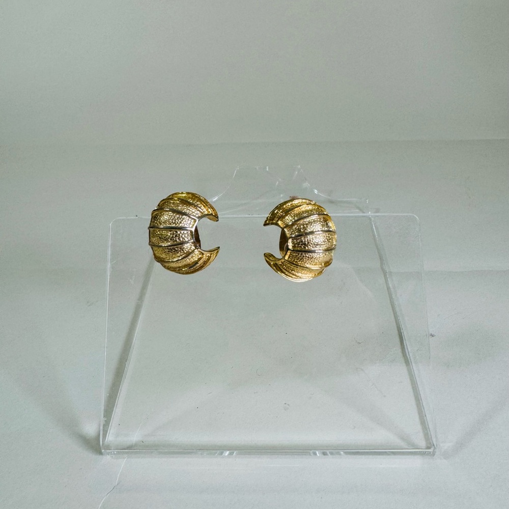Paulo Gold Shrimp Clip on Earrings